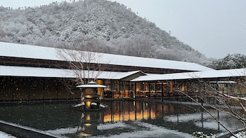 roku kyoto lxr hotels and resorts