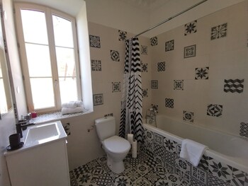 chateau de saint genix