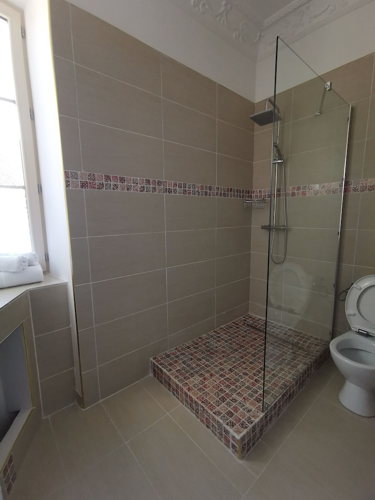 chateau de saint genix