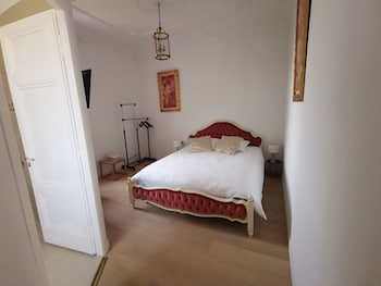 chateau de saint genix