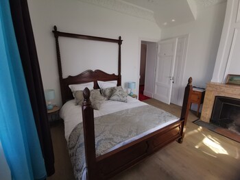 chateau de saint genix