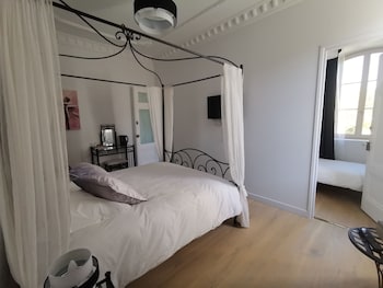 chateau de saint genix