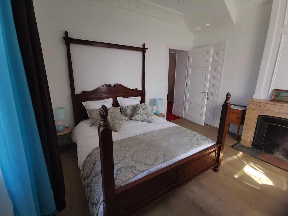 chateau de saint genix