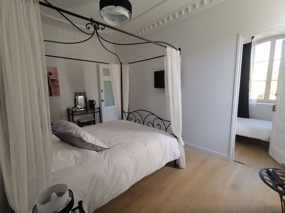 chateau de saint genix