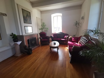 chateau de saint genix