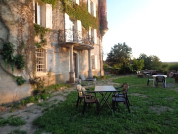 chateau de saint genix