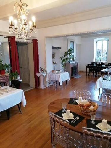 chateau de saint genix