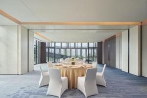 the meixi lake changsha marriott executive apartments