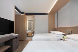the meixi lake changsha marriott executive apartments