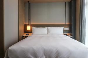 the meixi lake changsha marriott executive apartments