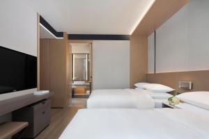 the meixi lake changsha marriott executive apartments