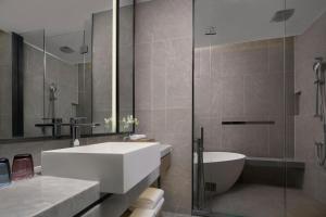 the meixi lake changsha marriott executive apartments