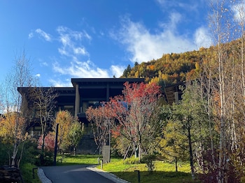 conrad jiuzhaigou