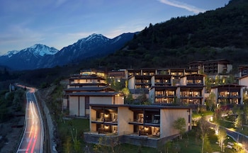 conrad jiuzhaigou