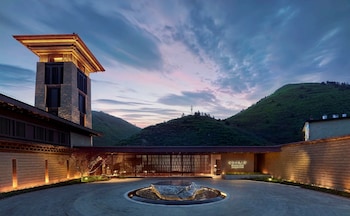 conrad jiuzhaigou