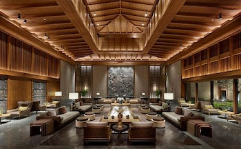 Conrad Jiuzhaigou,Chengdu>>Aba,5 star