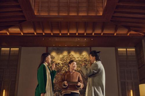 conrad jiuzhaigou