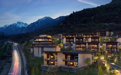 conrad jiuzhaigou