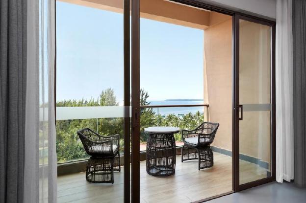 sheraton maoming romantic beach resort