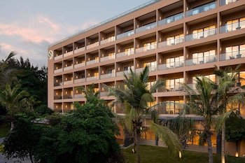 sheraton maoming romantic beach resort