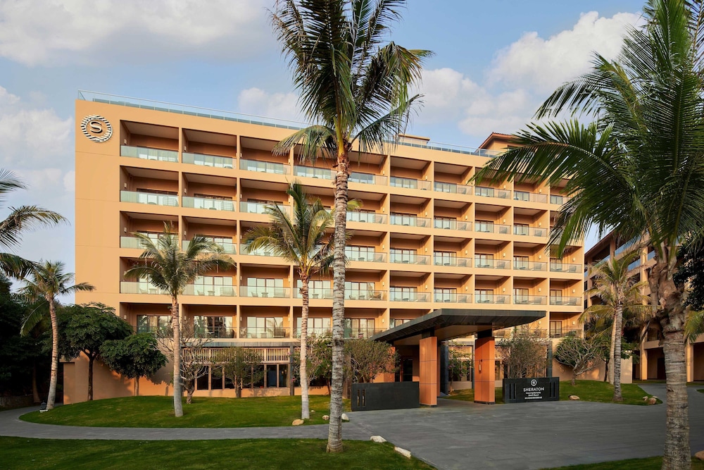 sheraton maoming romantic beach resort