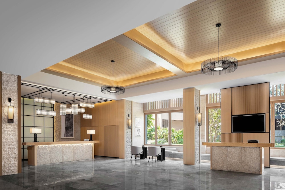 sheraton maoming romantic beach resort
