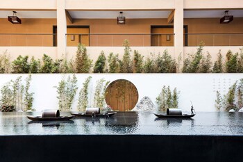 sheraton maoming romantic beach resort