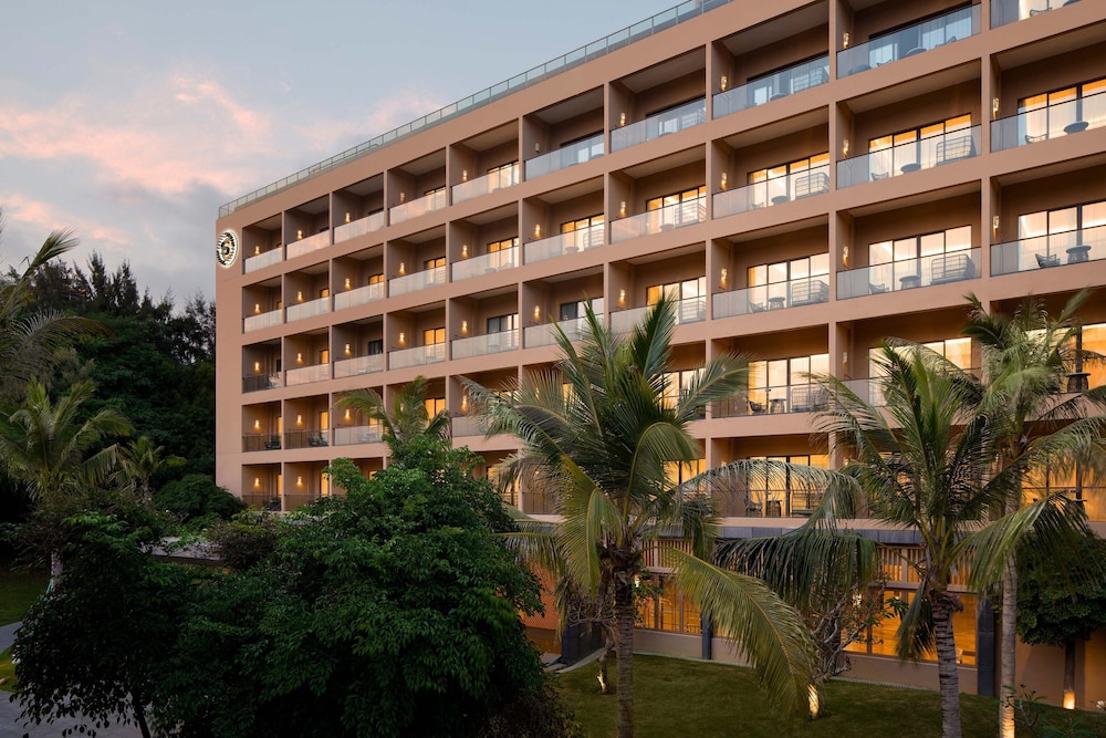 sheraton maoming romantic beach resort