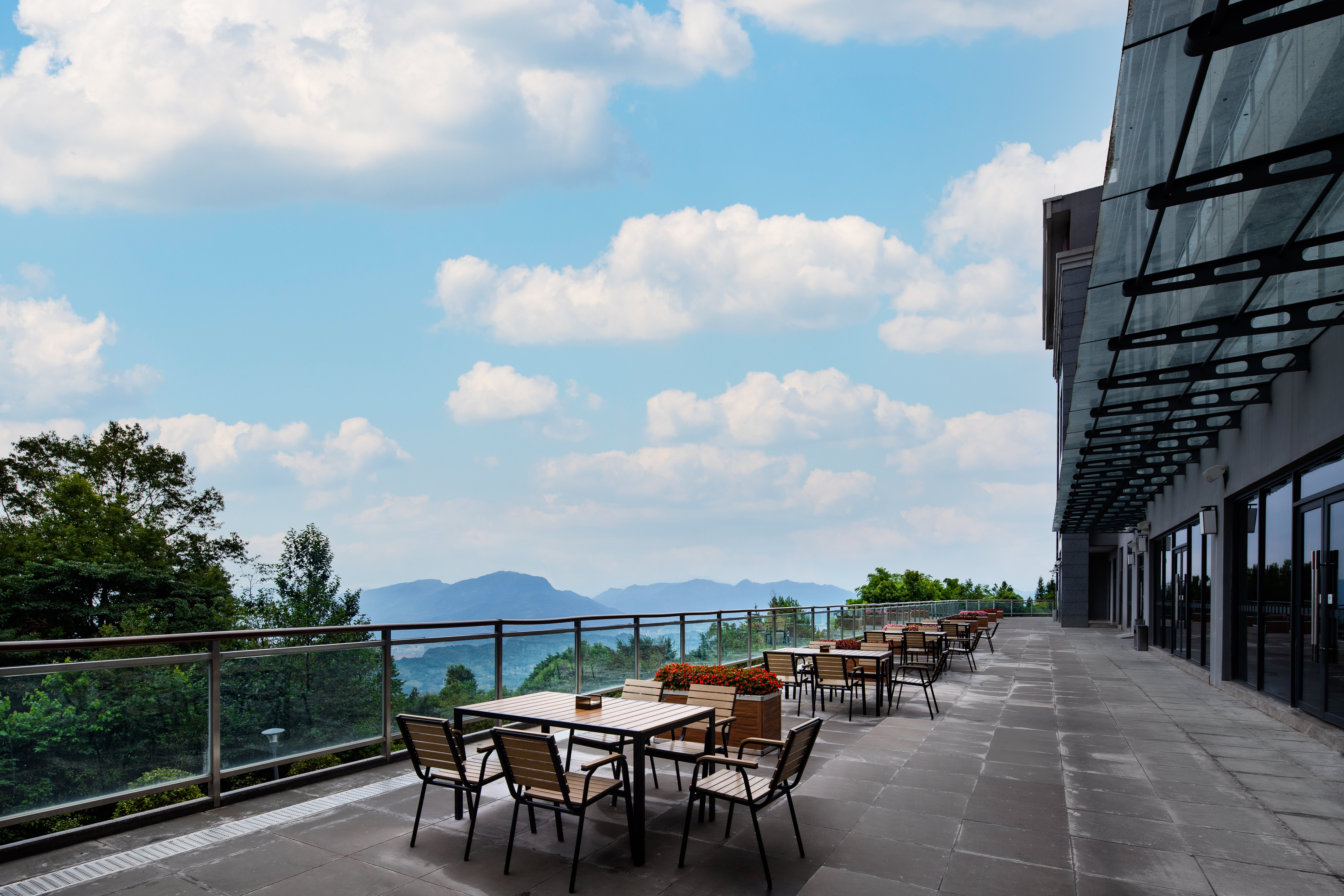 holiday inn resort mengding mountain an ihg hotel