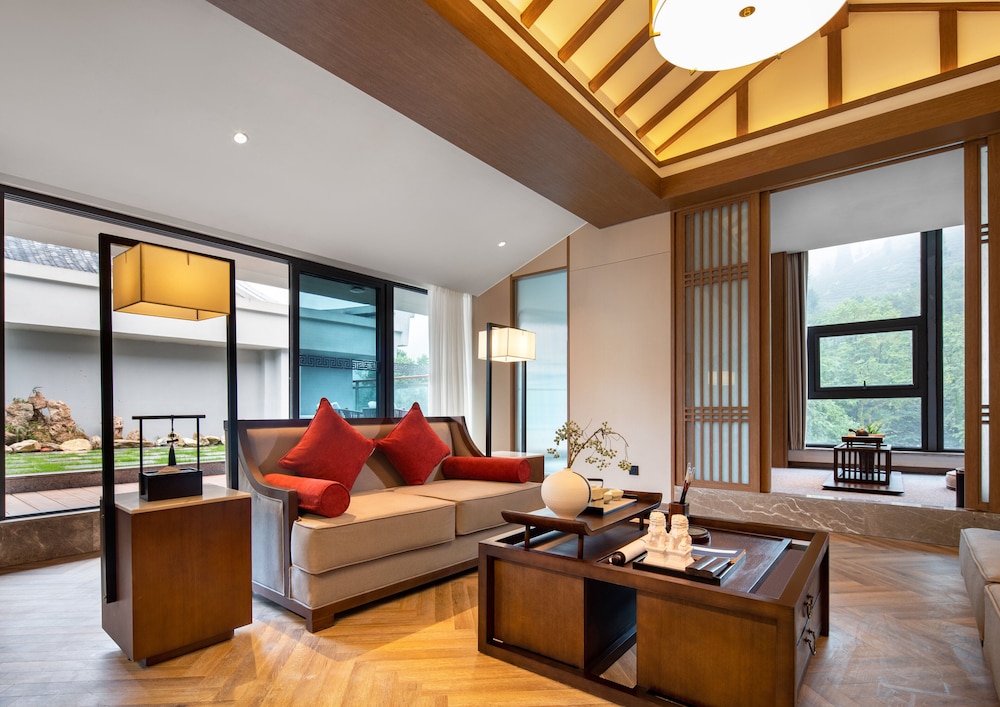 holiday inn resort mengding mountain an ihg hotel