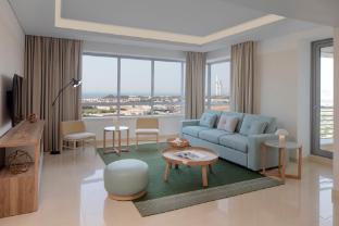 staybridge suites dubai internet city an ihg hotel