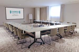 staybridge suites dubai internet city an ihg hotel