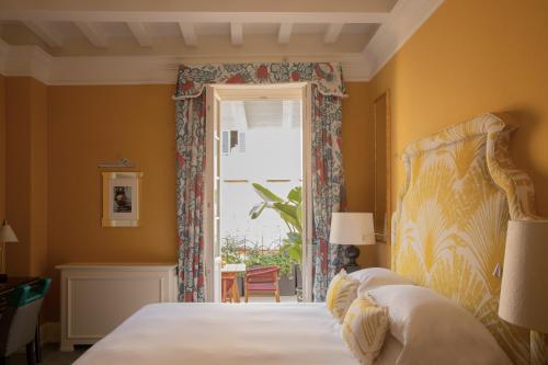 maalot luxury hotel