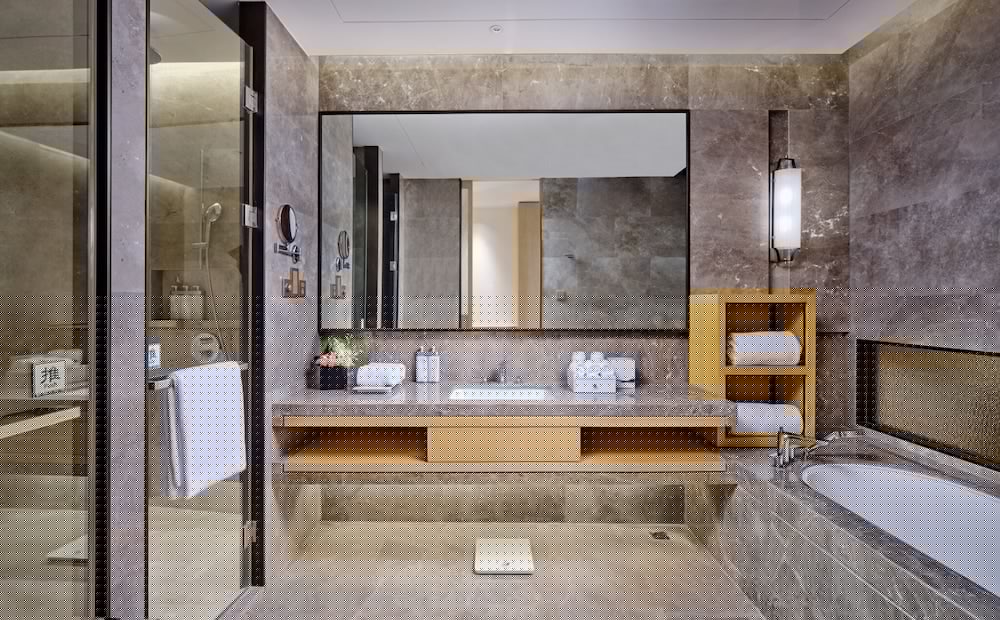 hualuxe suzhou bay hot spring resort an ihg hotel