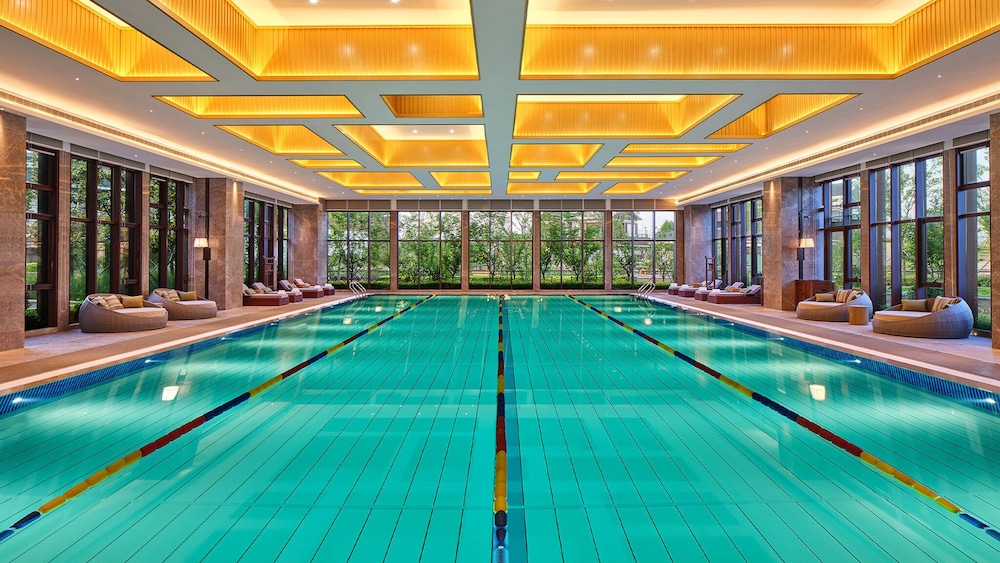 hualuxe suzhou bay hot spring resort an ihg hotel