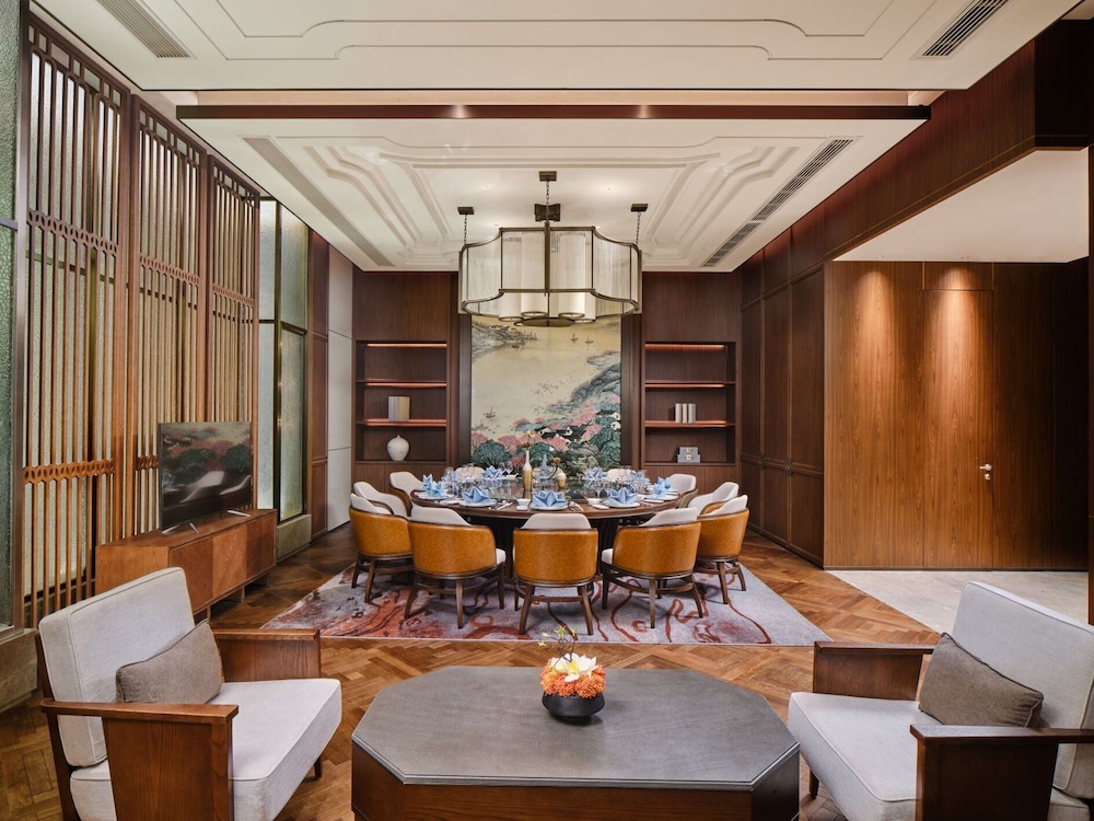 hualuxe suzhou bay hot spring resort an ihg hotel