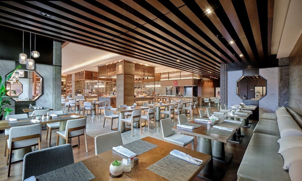 hualuxe suzhou bay hot spring resort an ihg hotel