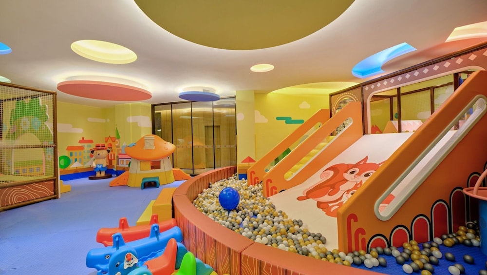 hualuxe suzhou bay hot spring resort an ihg hotel