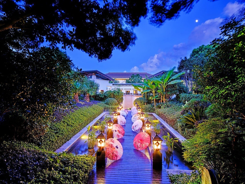 hualuxe suzhou bay hot spring resort an ihg hotel