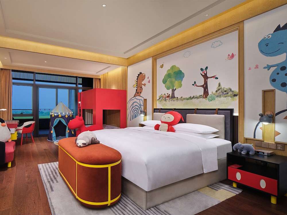 hualuxe suzhou bay hot spring resort an ihg hotel