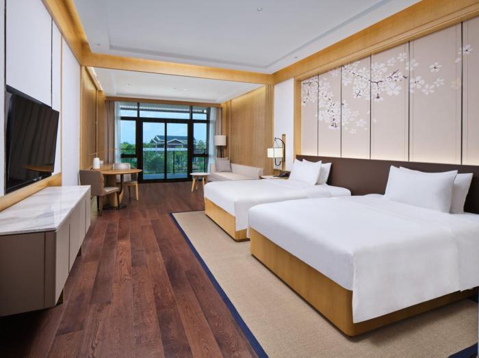 hualuxe suzhou bay hot spring resort an ihg hotel
