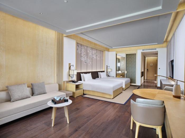 hualuxe suzhou bay hot spring resort an ihg hotel
