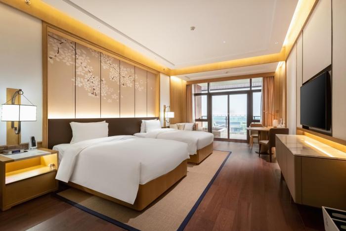 hualuxe suzhou bay hot spring resort an ihg hotel