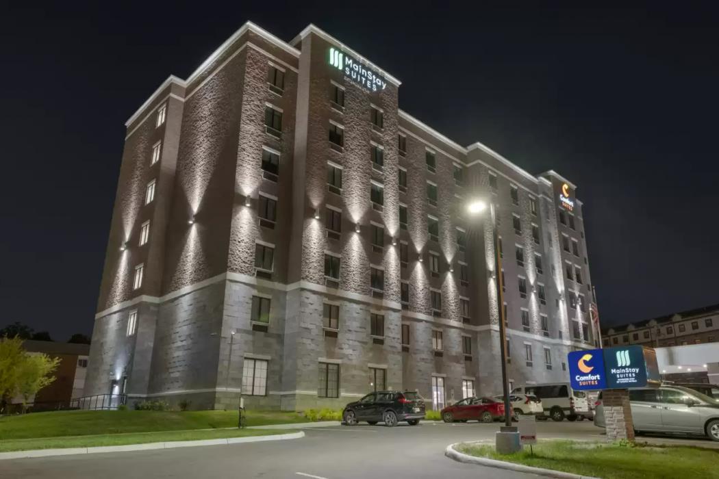 mainstay suites cincinnati university uptown