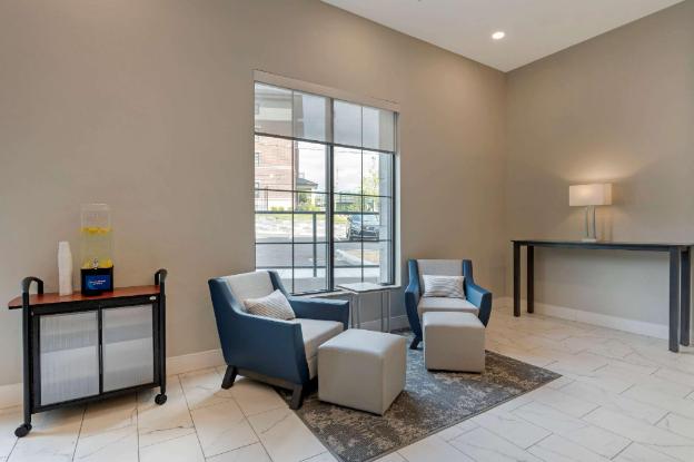 mainstay suites cincinnati university uptown