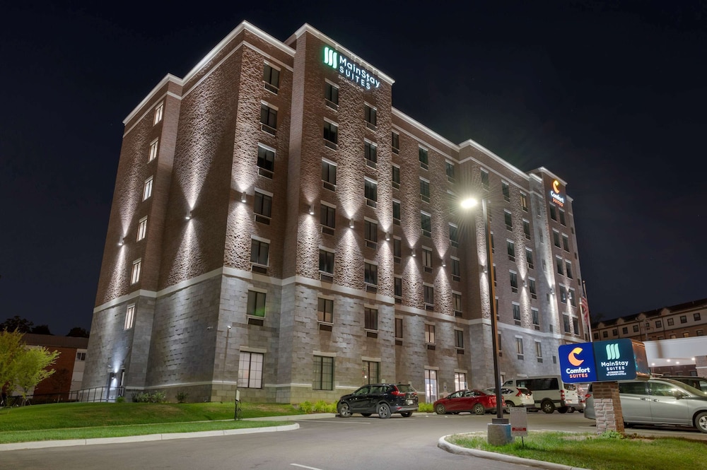 mainstay suites cincinnati university uptown