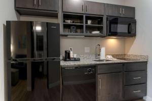 mainstay suites cincinnati university uptown