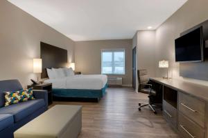 mainstay suites cincinnati university uptown