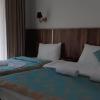 elijah otel