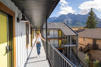 basecamp suites canmore